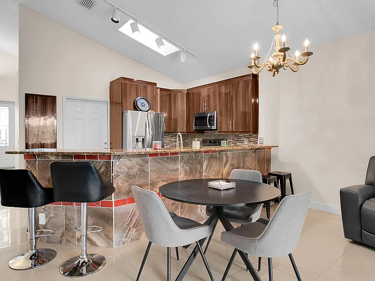 7705 Forest Green Ln — Photo 9