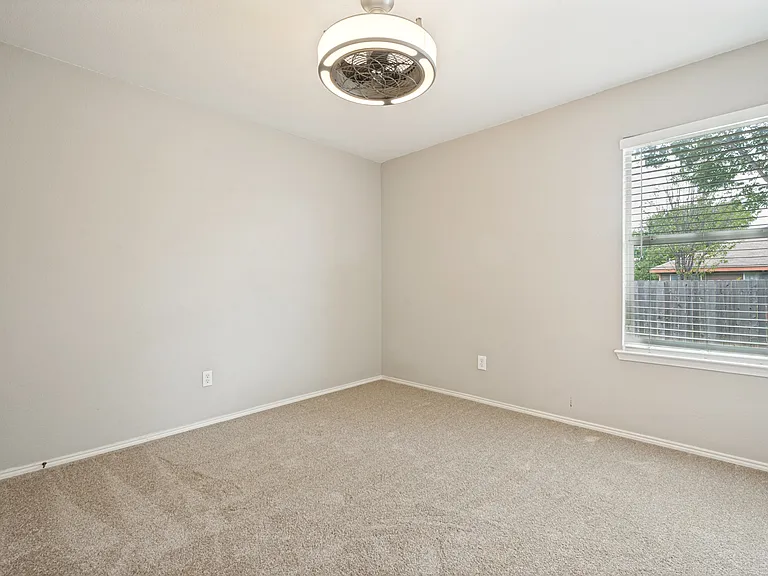 3705 Hermalinda Dr — Photo 16