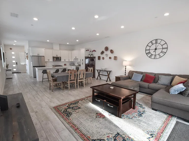 253 Dahlia Ave — Photo 6
