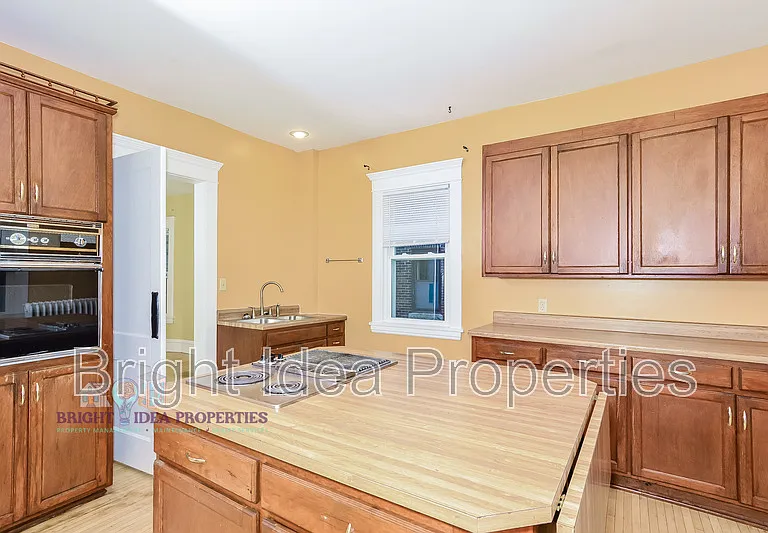 2104 Emerson Ave S #2 — Photo 3