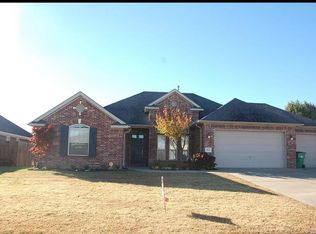 831 Fairfax Ave, Springdale, AR 72764