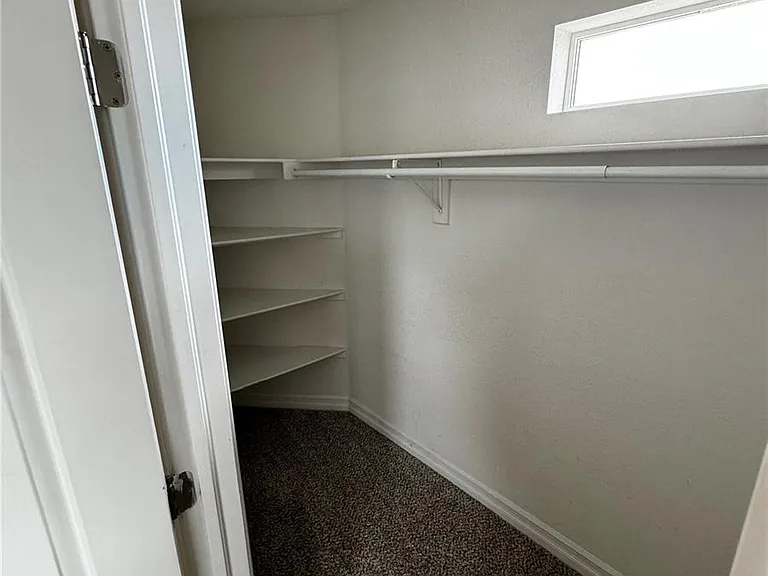 750 32nd St — Photo 24