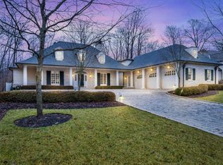 5060 Canterbury Dr, Powell, OH 43065