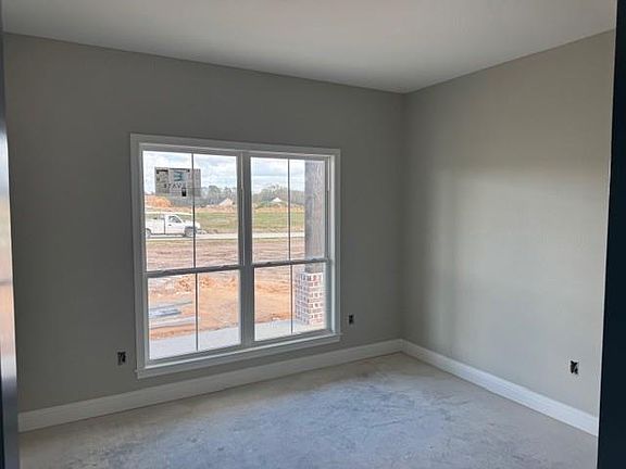 5th image of 185 Salem Ridge Dr