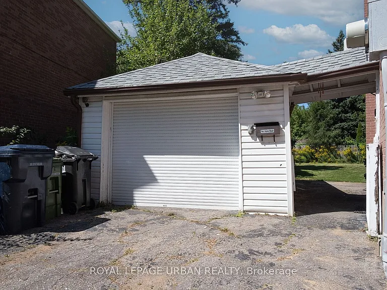 14 Camrose Cres — Photo 25