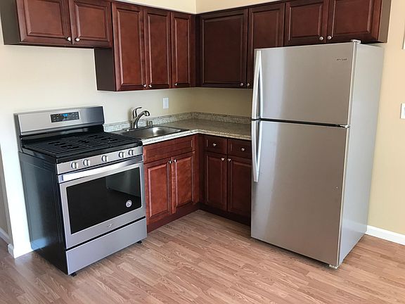 2nd image of 353 Jefferson Ave #1