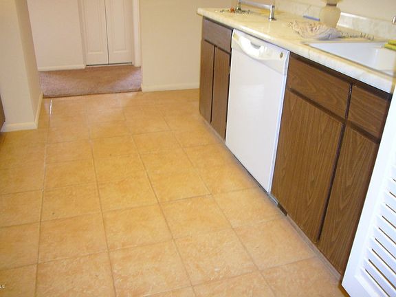 3rd image of 5628 N 72nd Ave #3