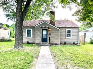 1005 S Rinker Ave, Aurora, MO 65605