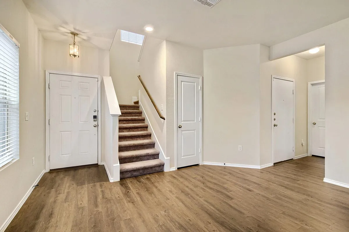 Building Photo - 7300 Dungarees Way