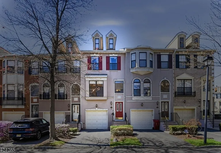 424 Hartford Dr — Photo 6