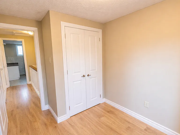 7591 Scholfield Rd — Photo 34