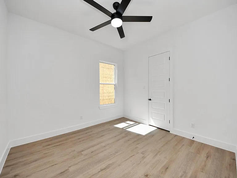 3310 Hardy St — Photo 23