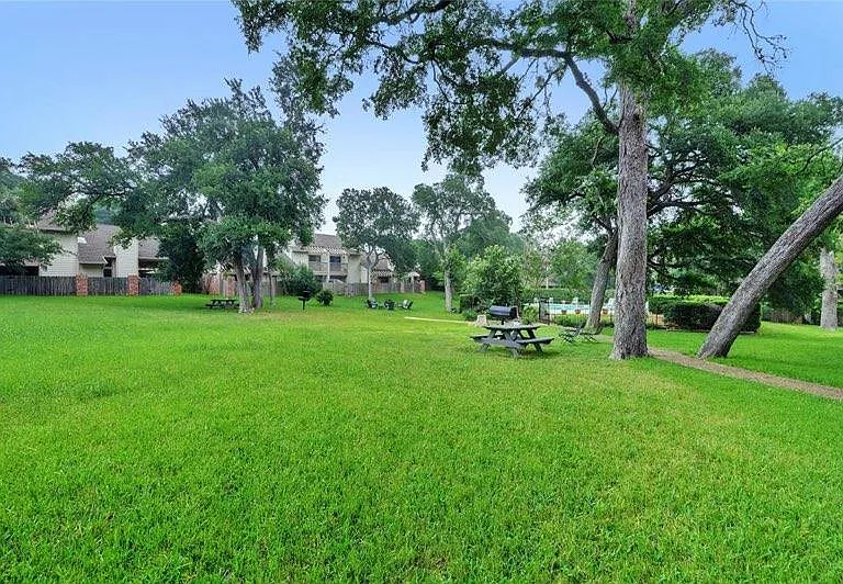 3801 Menchaca Rd #25 — Photo 36
