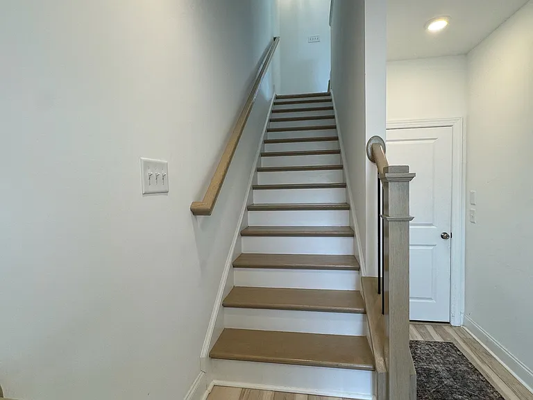 1117 Larkin Dr — Photo 10