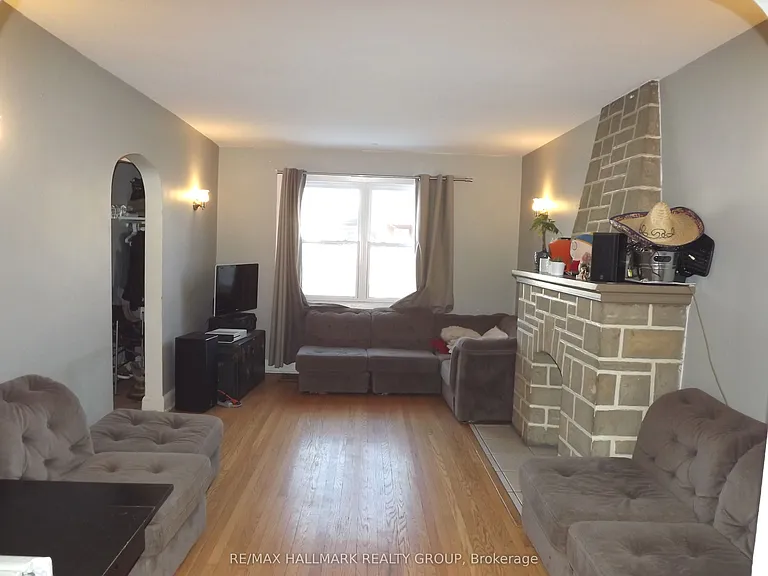 568 Gladstone Ave — Photo 9