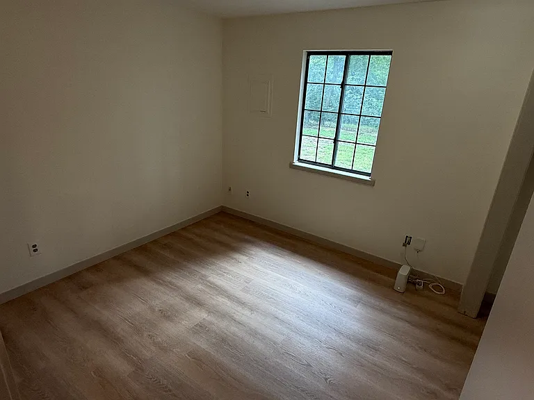 2428 Brookside Dr — Photo 7