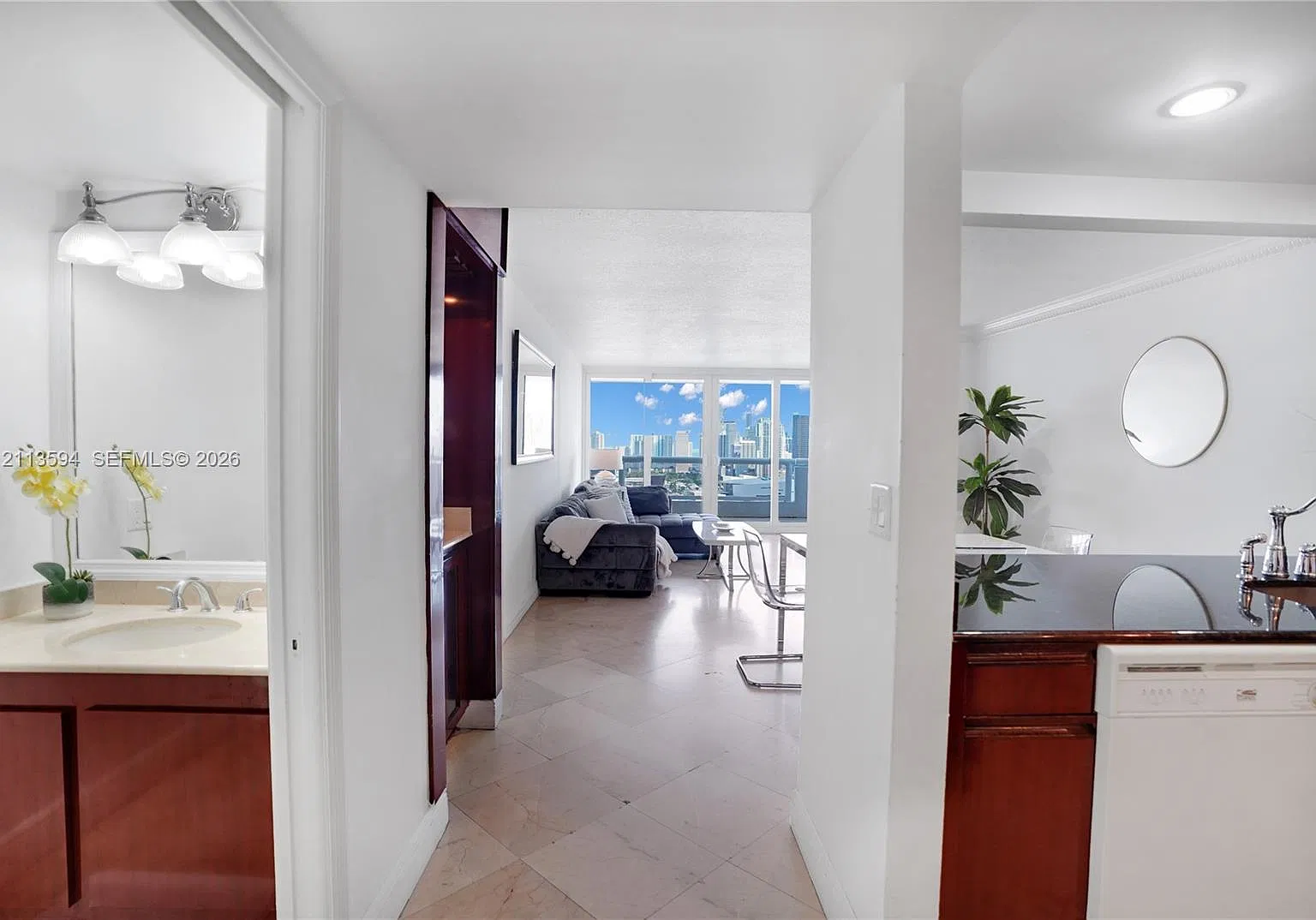 Venetia Condo — Photo 1