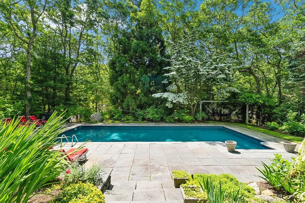 Private 4 bedroom Oasis with lots of Amenities! — Photo 1