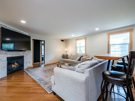 5th image of 2180 Joyce St