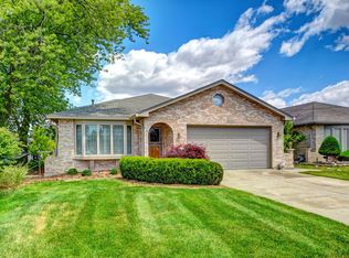 6710 1/2 W 90th St, Oak Lawn, IL 60453