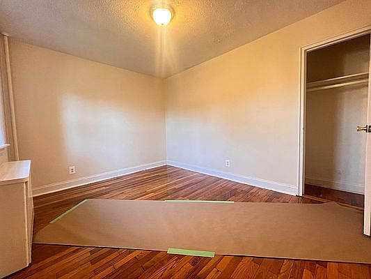 3rd image of 2061 27th St #1