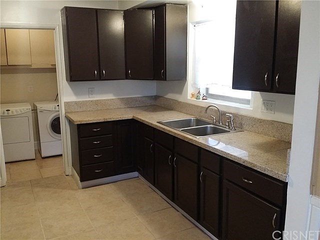 2nd image of 21026 Saticoy St