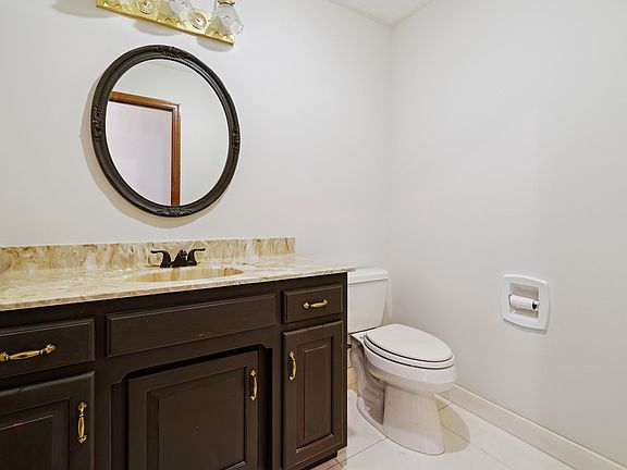 3rd image of 255 Palmer Rd