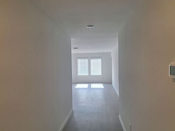 4th image of 15009 Bushwacker Way