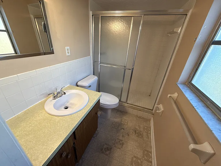 219 S Jefferson St — Photo 14