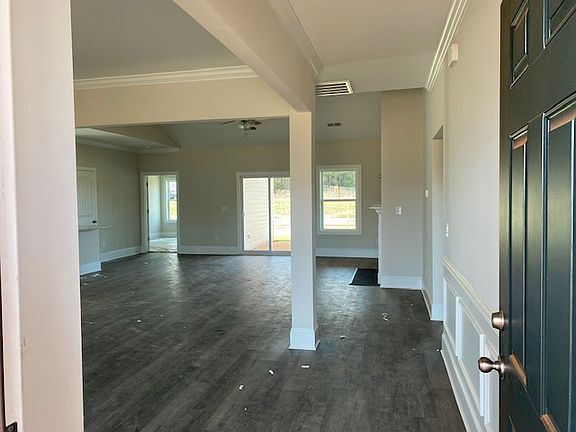 2nd image of 180 Spyglass Ln