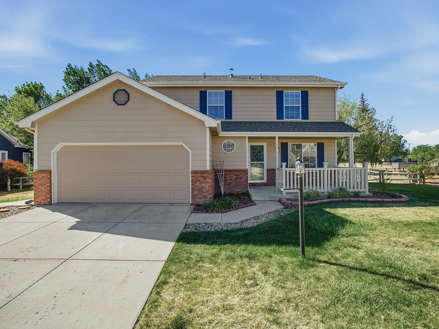 4 bed, 3.5 bath, 2414 sqft, $2,800 — Photo 1