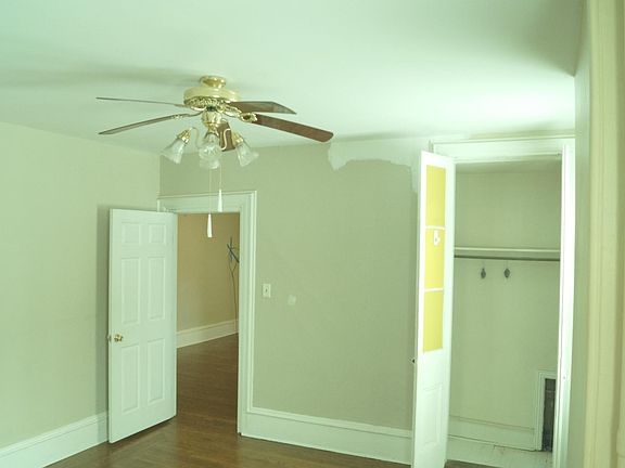 5th image of 146 1st Ave Floor 1