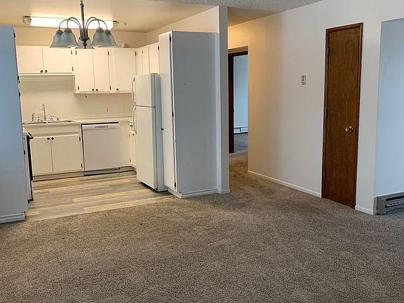 3rd image of 7621 Snow View Dr