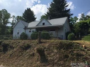 17 Green Mountain Dr, Burnsville, NC 28714