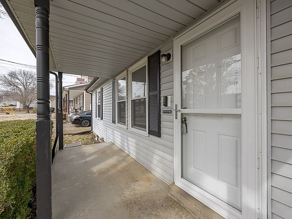 3rd image of 157 Heritage Cir