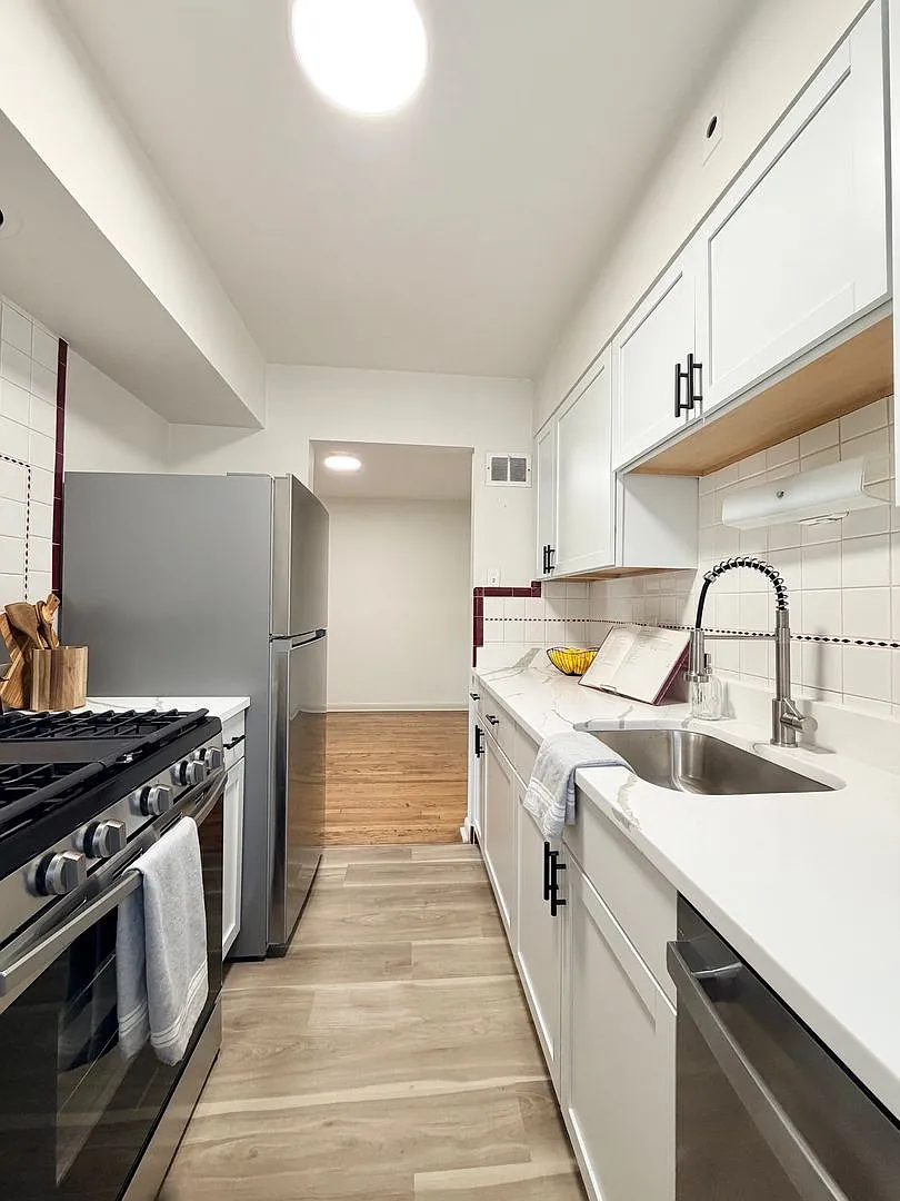 5839 - 5841 Sunshine Drive — Photo 4