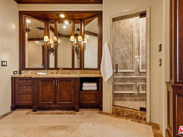 2374 Earls Ct — Photo 39