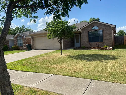 1433 Buena Vista Cir Photo 1