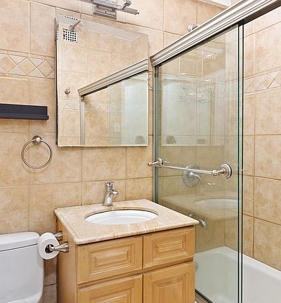 5th image of 333 W 57th St APT 702