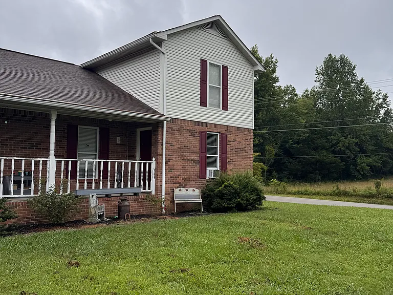 901 Shannon Dr #B — Photo 8