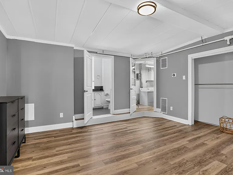 44 S 3rd St #3 — Photo 10