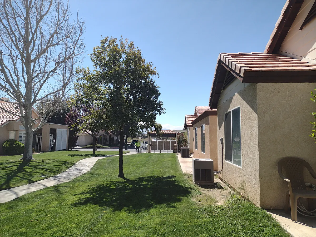 Building Photo - 11561 Park Ln
