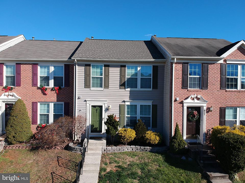 1st image of 919 Felicia Ct