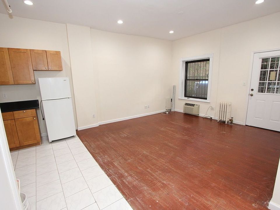 1st image of 351 W 29th St APT 3