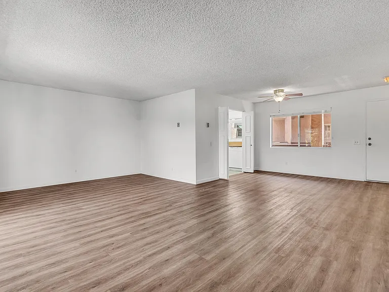 2510 Clairemont Dr #203 — Photo 7