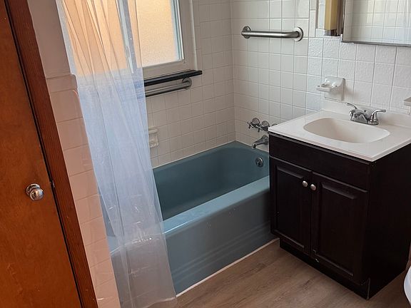 4th image of 3905 Kittyhawk Dr