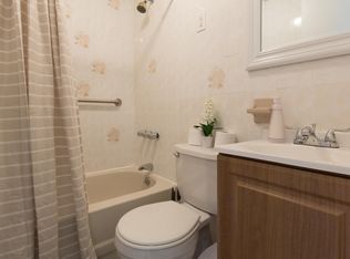 10 Saddlewood Ct #1-5C, Jersey City, NJ 07302