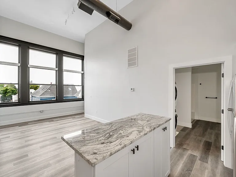 72-74 Boisvert St #9 — Photo 4