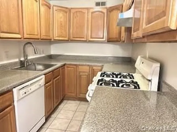 285 Artist Lake Dr, Middle Island, NY 11953