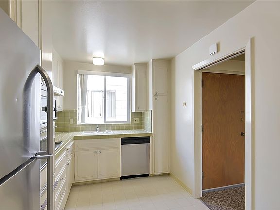 3rd image of 1575 8th Ave APT 2